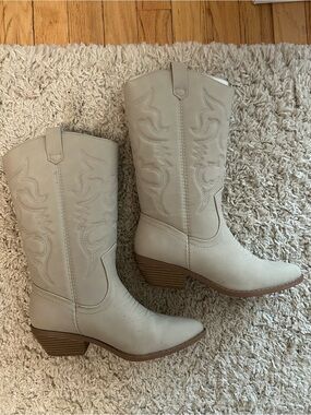 Amazon- Women's Grey/Cream Western Mid-Calf Boots